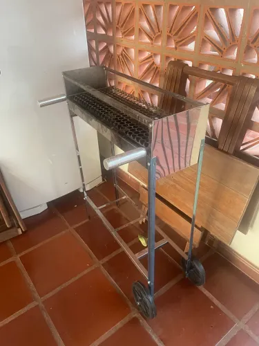 Churrasqueira de espetinho