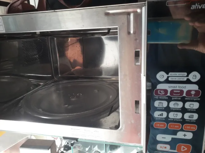 Microondas Brastemp 30 litros  Active inox com grill funcionando 