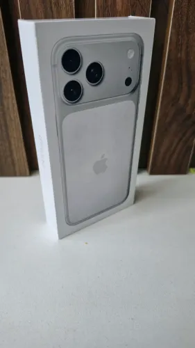 iPhone 17 Pro Max Silver 256GB - LACRADO (Modelo Americano eSIM) + Garantia