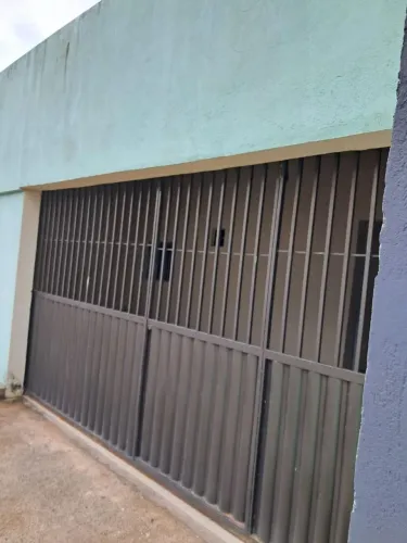 Vendo casa top recém construída 