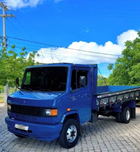 Mercedez 710 plus 2011, ( valor da entrada 20.000 mil)