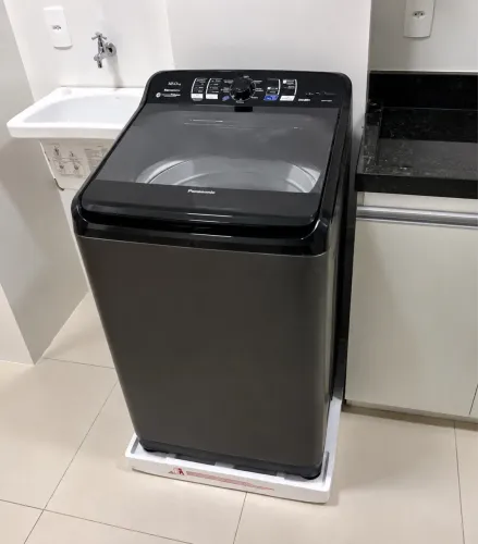 NUNCA USADA - Panasonic 12kg Black Titânio - Apenas com Pequeno Detalhe Estético