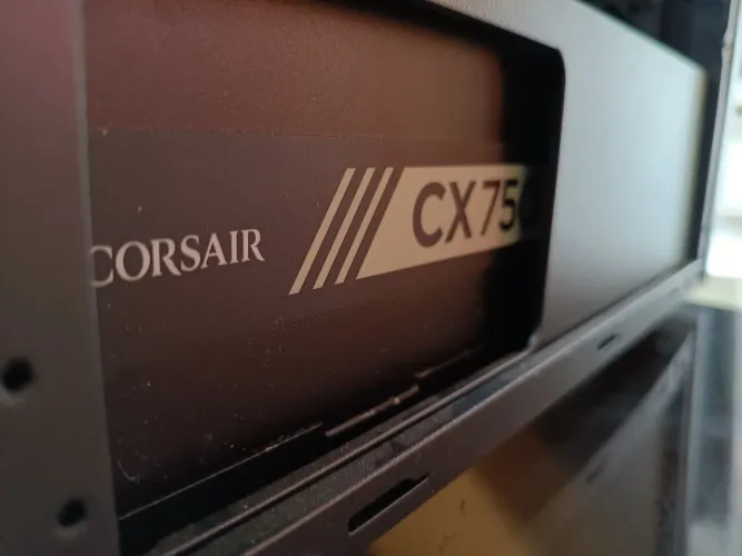 Fonte Corsair CX 750