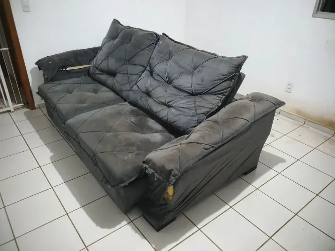 Sofa DOAÇÃO. Sofa de R$ 3.000,00 - Basta reformar