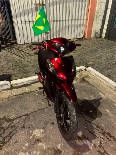 Vem na shineray5 50 ótimas condições ta com a nota e tudo documentação certinha