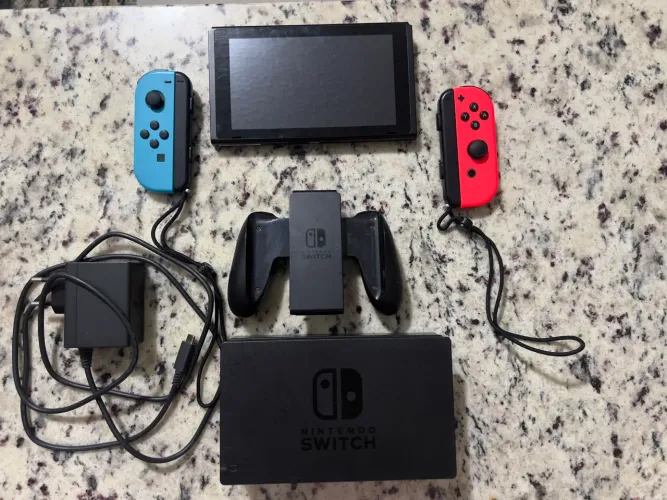Nintendo Switch V2 Desbloqueado - Preço negociável