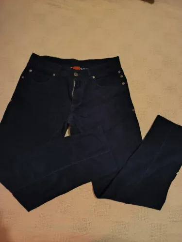 calça de veludo cotelê azul marinho 34