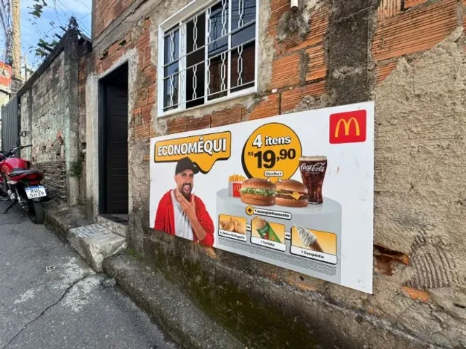 Instalador de placa publicitária