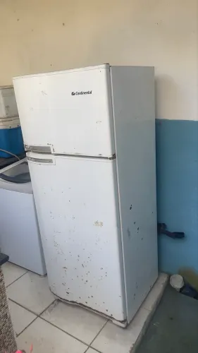 Geladeira com defeito