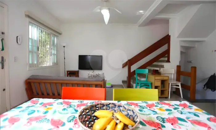 Encante-se com esta casa em condomínio na Vila Gomes!