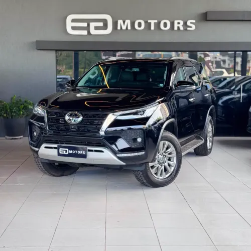 Toyota Hilux SW4 SRX 4X4 2.8 TDI 16V Dies. Aut. 2024