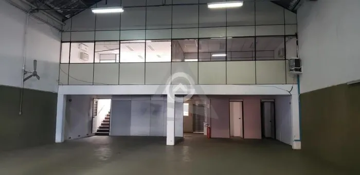 Galpão à venda em Campinas, Jardim do Trevo, com 304 m²