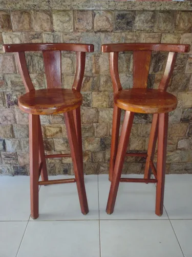 Banquetas de Madeira Maciça