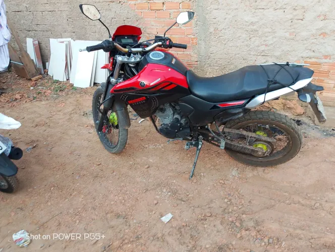vende-se uma moto Lander