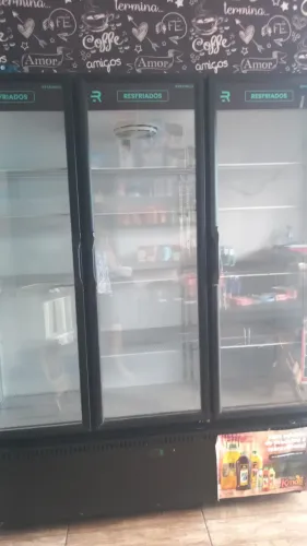 Refrigerador Expositos, 3 portas