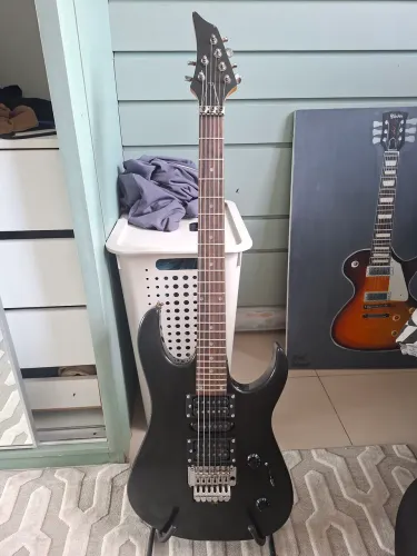Guitarra superstrato (ler descrição)
