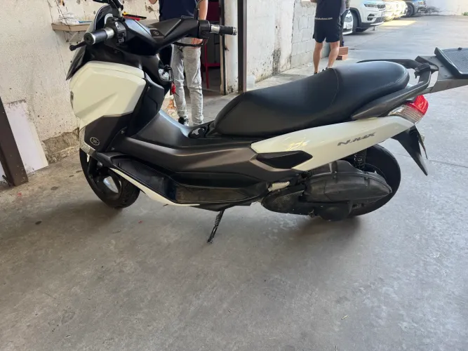 Nmax muito conservada