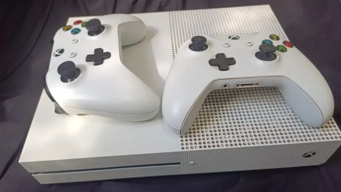 Vende-se X-Box $ 1500 -zapp *