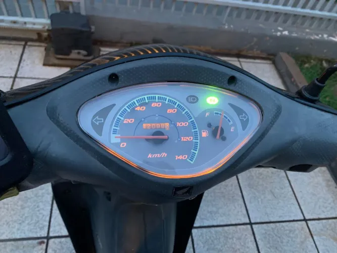 Vendo moto 