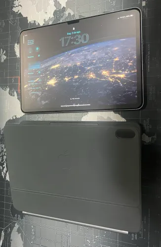 iPad Air 11 chip m4 Wi-Fi+eSim com Magic Keyboard Apple