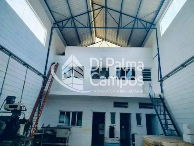 Galpão comercial à venda com 309m² na Vila das Mercês, 4 vagas e mezanino