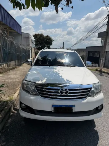 Toyota Hilux SW4 SR 4X2 2.7/2.7 Flex 16V Mec. 2013