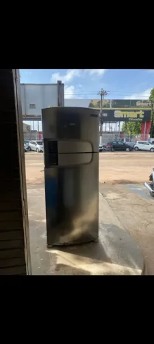 Vendo geladeira Frost Free funcionando perfeitamente 