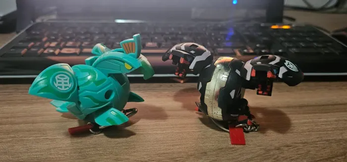Chaveiros bakugan