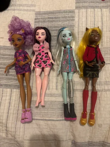 LOTE 4 monster high g1 e g3