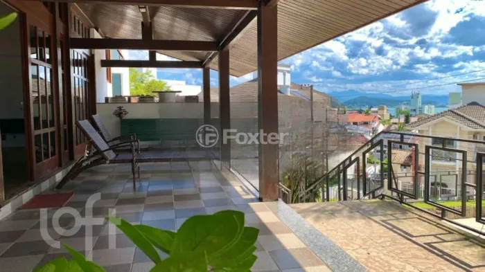 Casa à venda Rua Mário Cândido da Silva, Abraão - Florianópolis