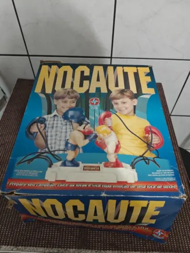 Brinquedo NOCAUTE  estrela (vintage, usado, falta uma peça mas funciona)