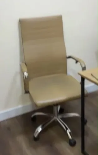 Mesa e cadeira escritório