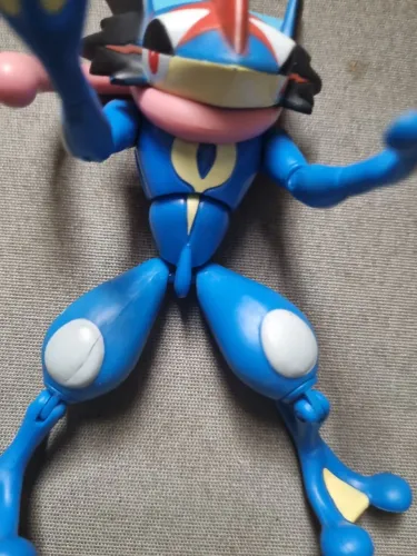 Greninja pokemon tomy articulado