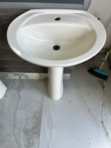 Vende-Se lavatório com coluna 