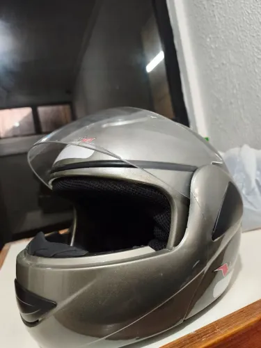 Capacete tamanho 58