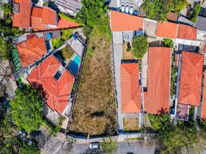 Terreno à venda no Alto da Lapa