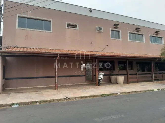Sala comercial para locação com 120m², na Vila São Cristovam em Limeira/SP.