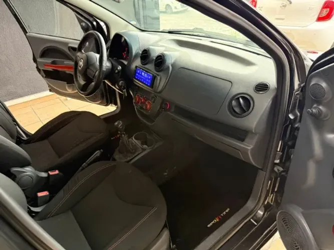 Fiat Uno Sporting 1.4 EVO Fire Flex 8V 4P 2014