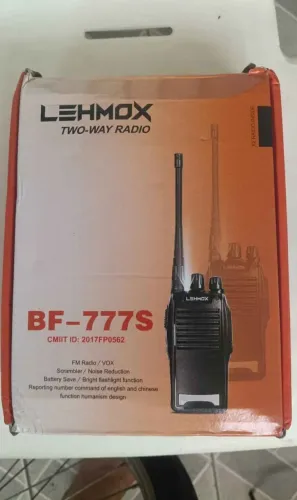 Vendo rádio de comunicação Walkie-talkie 16 canais de frequência