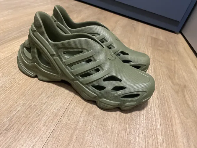 Tênis adidas EVA
