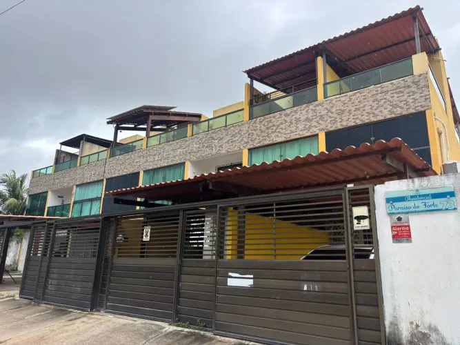 CG - CASA TIPO TRIPLEX 2 QUARTOS EM PAU AMARELO 