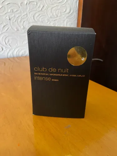 Perfume árabe Armaf Club de Nuit Intense Woman Eau de Parfum 105 ml (Preço negociável)