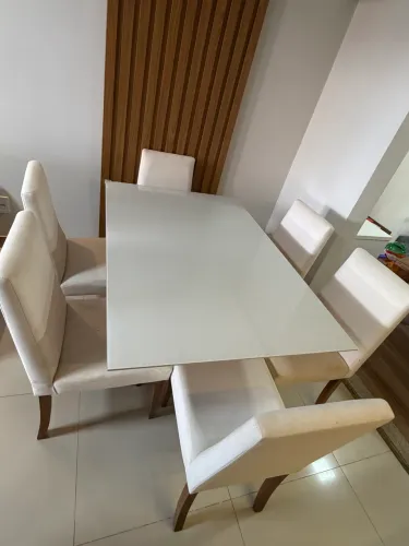 Conjunto mesa e 6 cadeiras