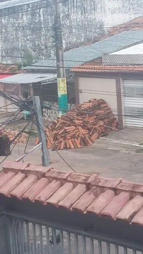 Vendo telha plan usada aproximadamente 2,5 milheiros
