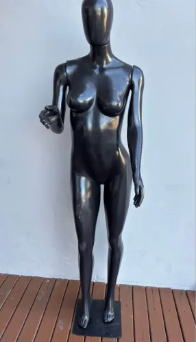 Manequim feminino