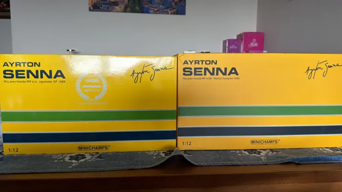 2 carrinhos McLaren 1:12