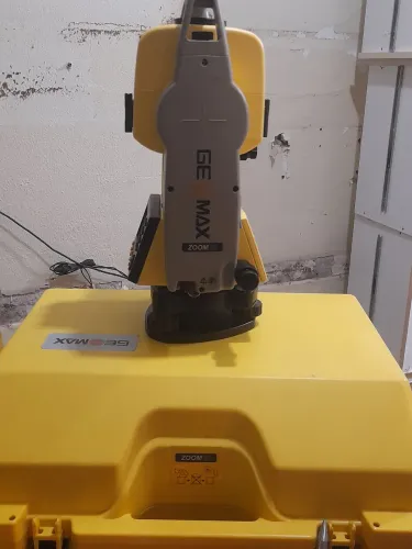 Equipamento Topográfico 