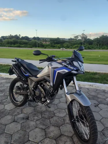Sahara 300 muito nova.