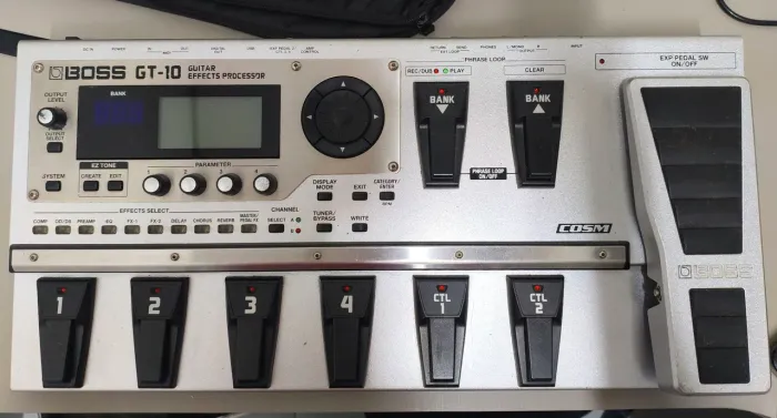 Pedaleira boss GT-10