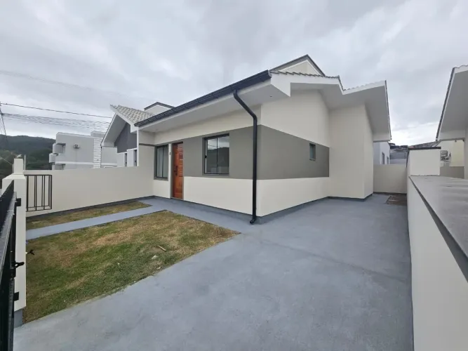 Casa à venda no bairro Bela Vista em Palhoça/SC